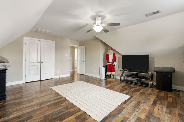 1000 Clay Pl, Lebanon, TN 37087