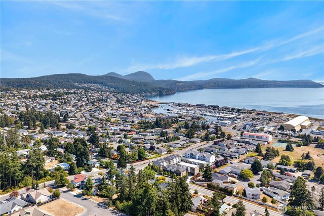 2618 Washington Boulevard, Anacortes, WA 98221