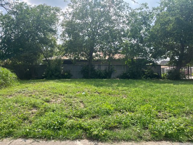 1902 GUADALUPE ST, San Antonio, TX 78207