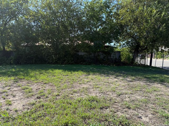 1902 GUADALUPE ST, San Antonio, TX 78207
