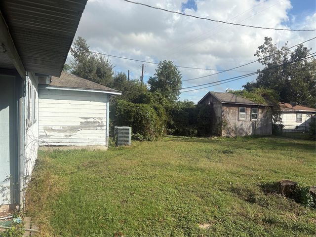 13122 Emporia Street, Houston, TX 77015