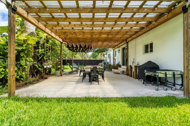 13501 NE Miami Ct, Miami, FL 33161