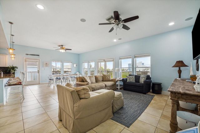 4015 Warchest Court, Galveston, TX 77554