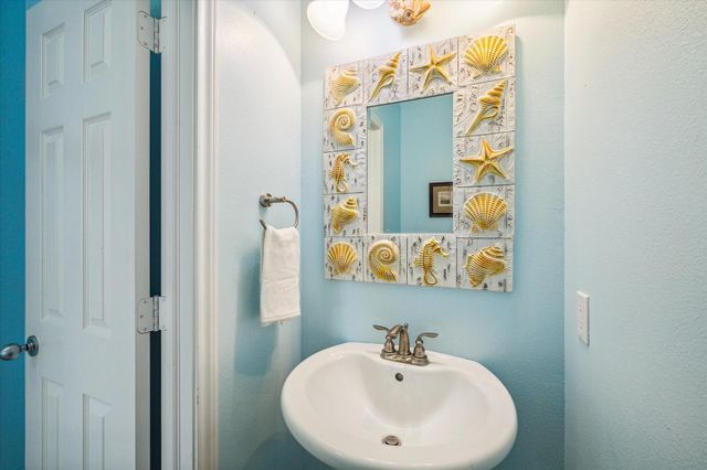 4015 Warchest Court, Galveston, TX 77554