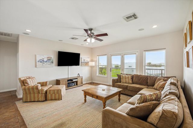 4015 Warchest Court, Galveston, TX 77554