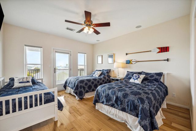 4015 Warchest Court, Galveston, TX 77554