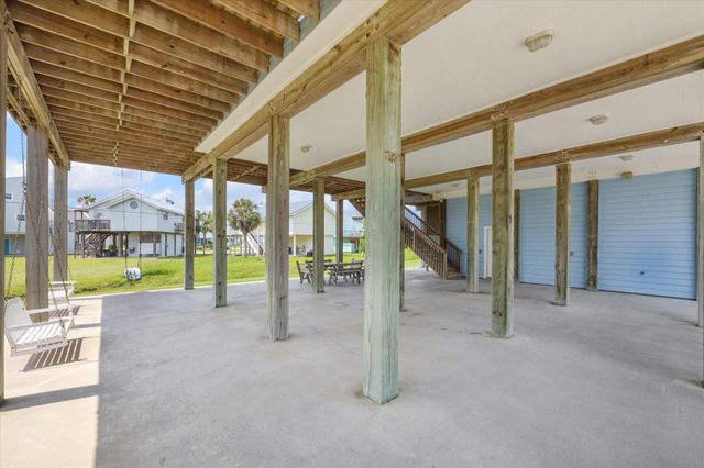 4015 Warchest Court, Galveston, TX 77554