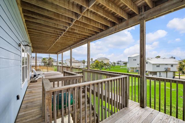 4015 Warchest Court, Galveston, TX 77554