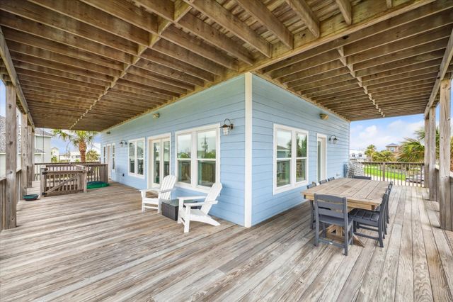 4015 Warchest Court, Galveston, TX 77554