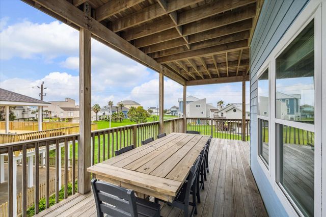 4015 Warchest Court, Galveston, TX 77554