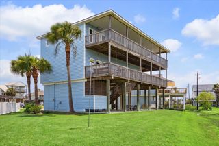 4015 Warchest Court, Galveston, TX 77554