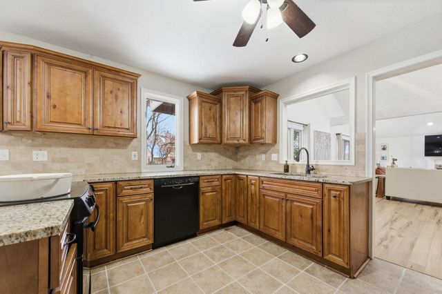 500 S Sharon Ct, Derby, KS 67037