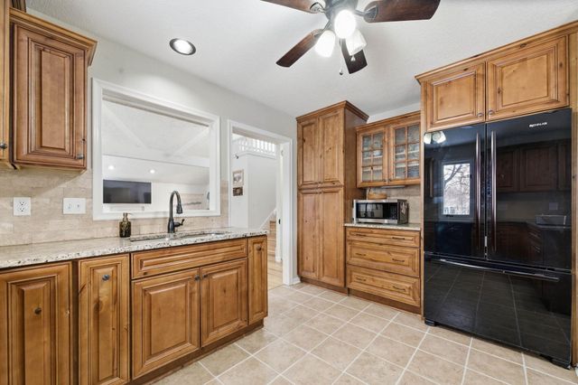 500 S Sharon Ct, Derby, KS 67037