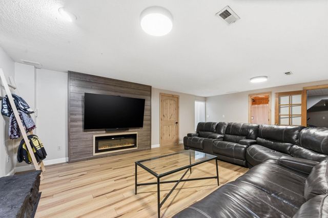 500 S Sharon Ct, Derby, KS 67037