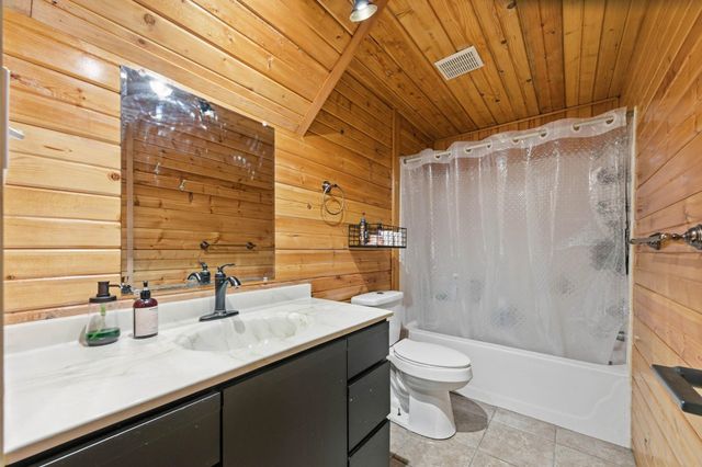 500 S Sharon Ct, Derby, KS 67037