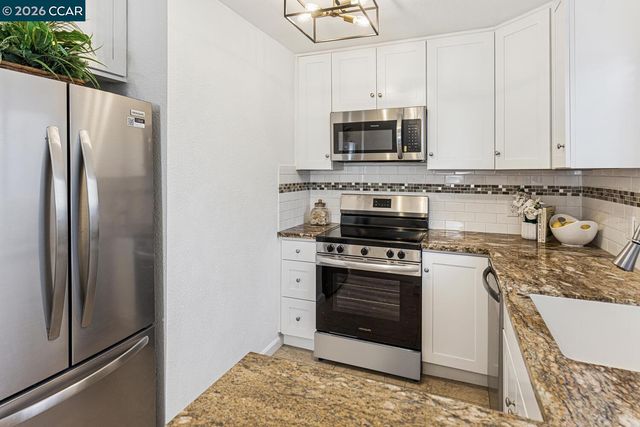 2730 Walnut Blvd, Walnut Creek, CA 94596