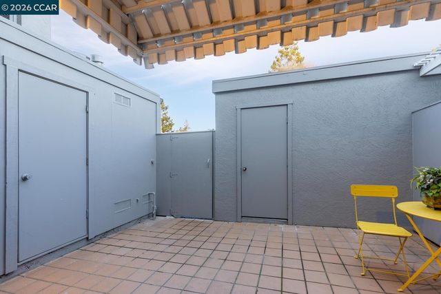 2730 Walnut Blvd, Walnut Creek, CA 94596