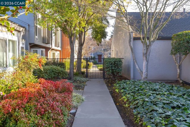 2730 Walnut Blvd, Walnut Creek, CA 94596