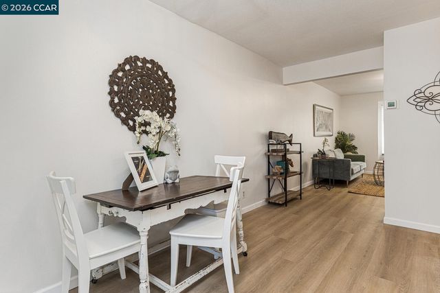 2730 Walnut Blvd, Walnut Creek, CA 94596