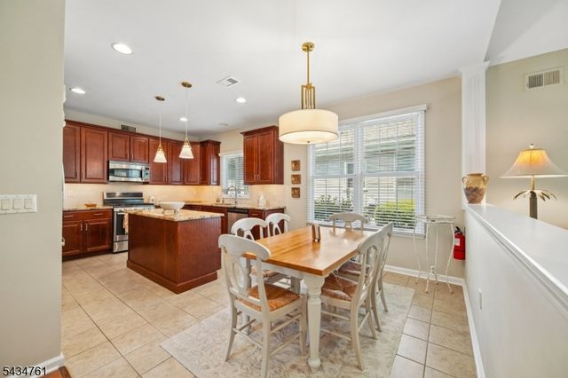 38 Constitution Way, Franklin Twp., NJ 08873