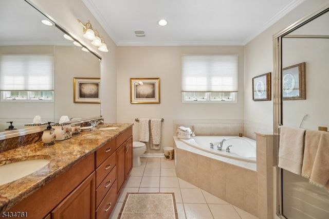 38 Constitution Way, Franklin Twp., NJ 08873
