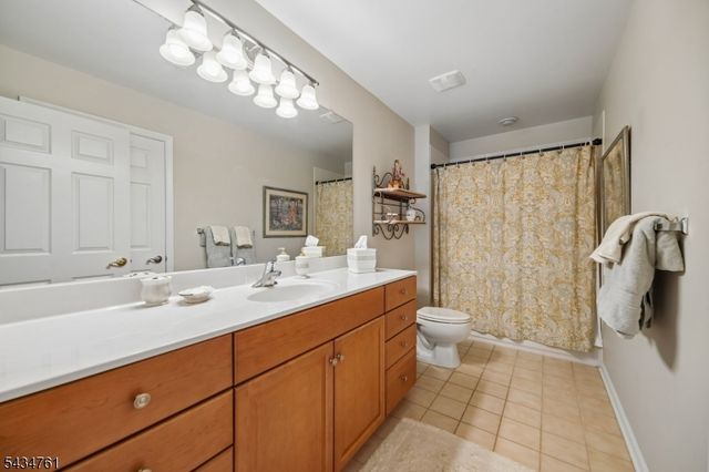 38 Constitution Way, Franklin Twp., NJ 08873