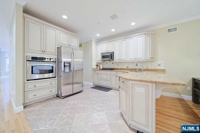 2 Candlewood Drive, Old Tappan, NJ 07675