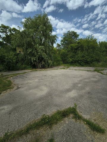 6277 Corunna Road, Flint Twp, MI 48532