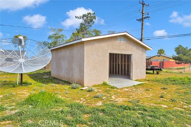 11591 Kiowa Road, Apple Valley, CA 92308