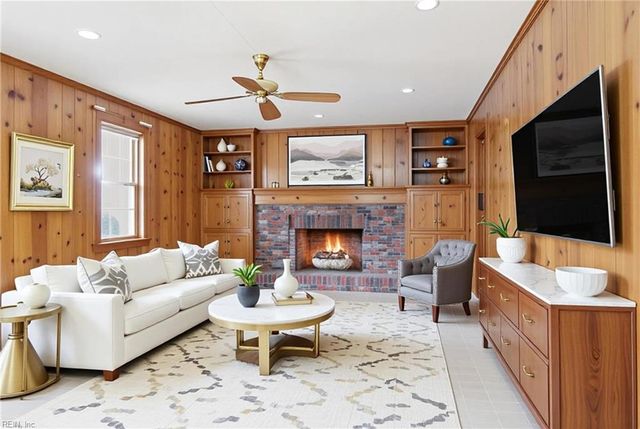 1908 Rosemary LN, Chesapeake, VA 23321