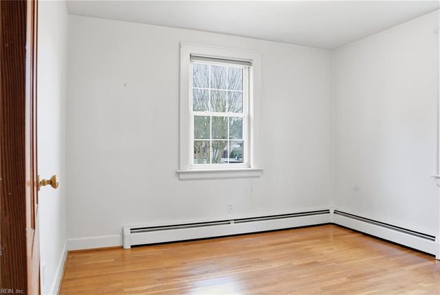 1908 Rosemary LN, Chesapeake, VA 23321