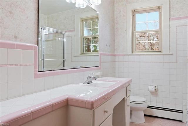 1908 Rosemary LN, Chesapeake, VA 23321