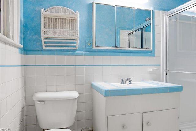 1908 Rosemary LN, Chesapeake, VA 23321