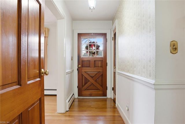 1908 Rosemary LN, Chesapeake, VA 23321