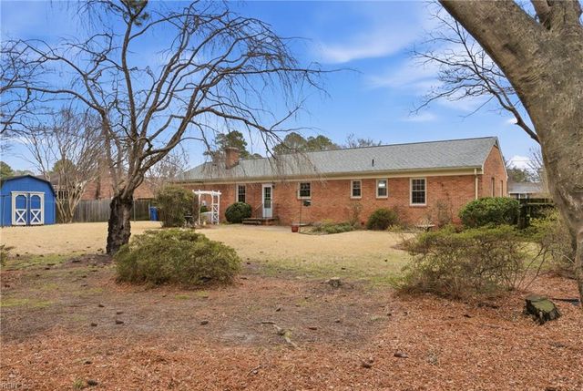 1908 Rosemary LN, Chesapeake, VA 23321