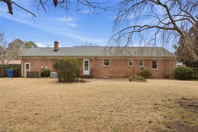 1908 Rosemary LN, Chesapeake, VA 23321