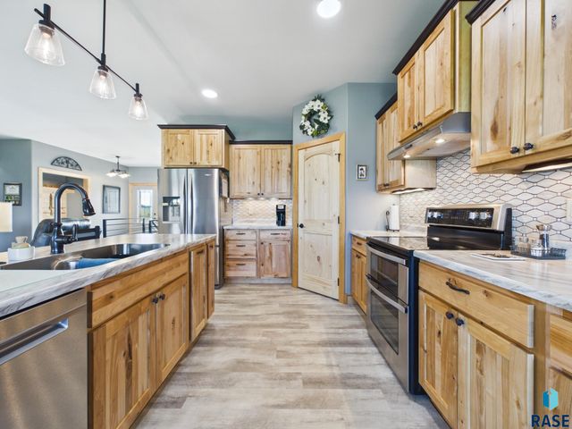 47504 Pony Meadow Ct Court, Renner, SD 57055