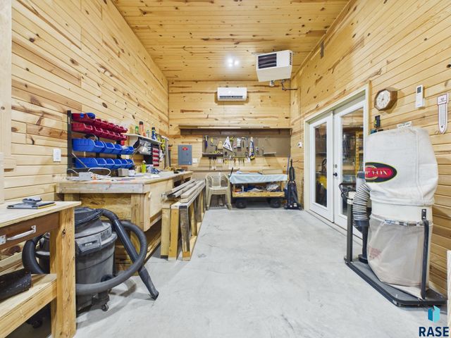 47504 Pony Meadow Ct Court, Renner, SD 57055