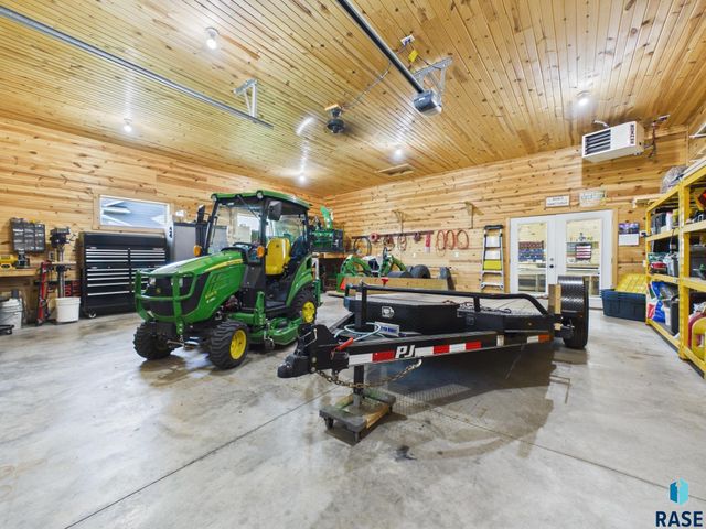 47504 Pony Meadow Ct Court, Renner, SD 57055