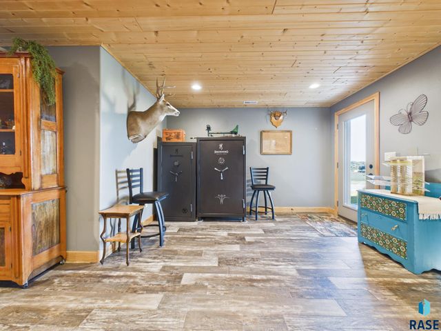 47504 Pony Meadow Ct Court, Renner, SD 57055