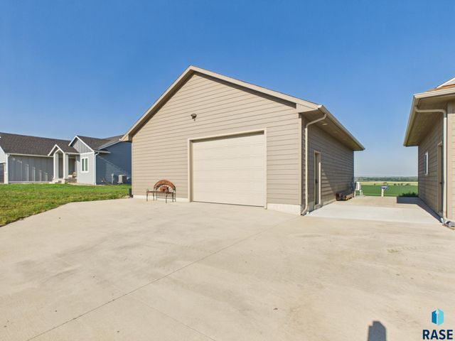 47504 Pony Meadow Ct Court, Renner, SD 57055