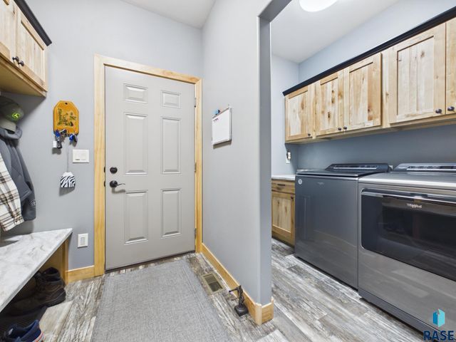 47504 Pony Meadow Ct Court, Renner, SD 57055