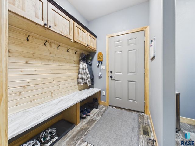 47504 Pony Meadow Ct Court, Renner, SD 57055