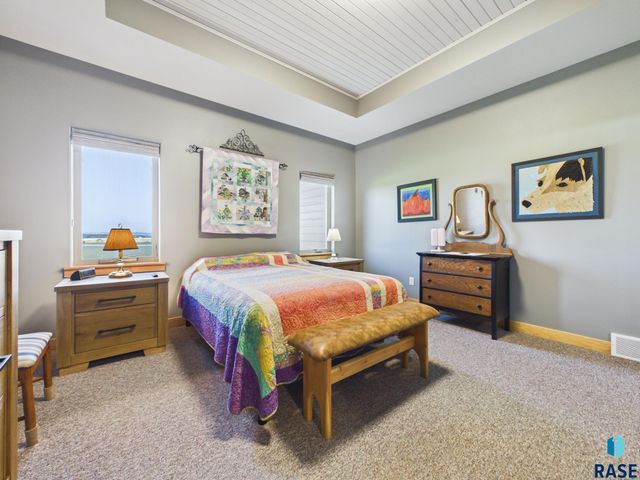 47504 Pony Meadow Ct Court, Renner, SD 57055