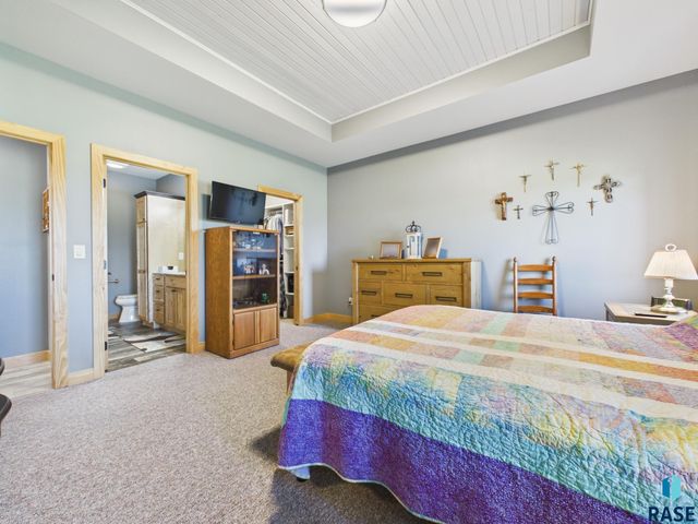 47504 Pony Meadow Ct Court, Renner, SD 57055