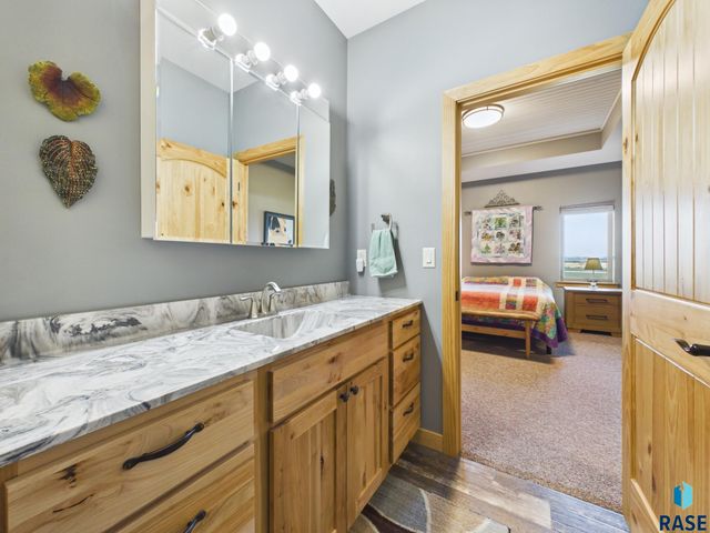 47504 Pony Meadow Ct Court, Renner, SD 57055
