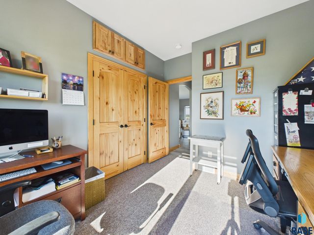 47504 Pony Meadow Ct Court, Renner, SD 57055