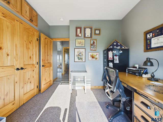 47504 Pony Meadow Ct Court, Renner, SD 57055