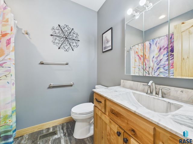 47504 Pony Meadow Ct Court, Renner, SD 57055