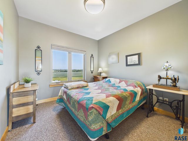 47504 Pony Meadow Ct Court, Renner, SD 57055